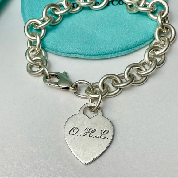 Tiffany & Co. Sterling Silver Heart Charm Chain Bracelet. - Picture 4 of 7